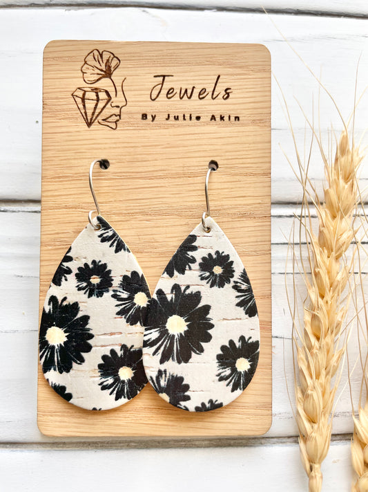 Black Daisy Ninas (Small Teardrops)