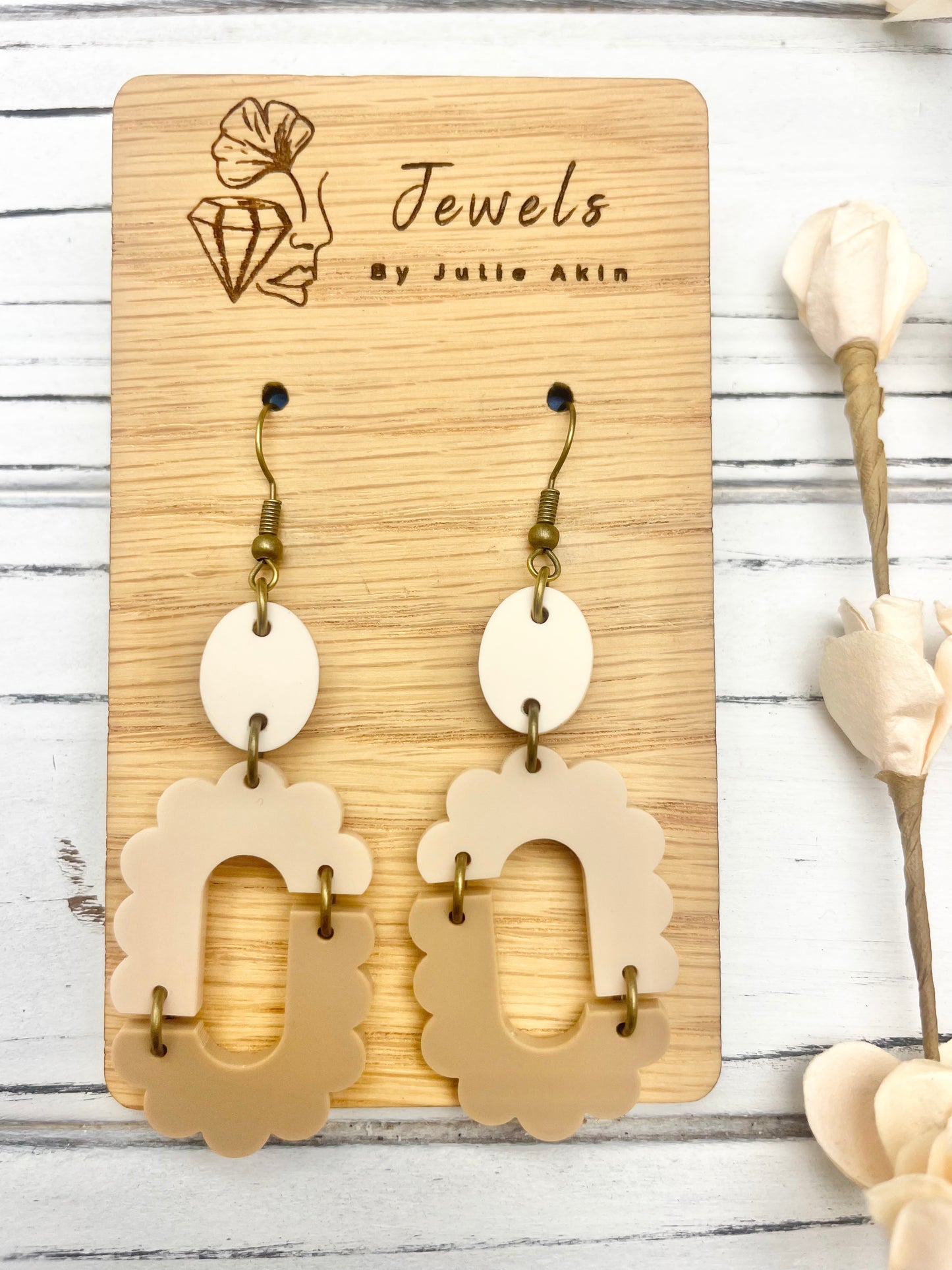 Neutral Scalloped Arch Earrings