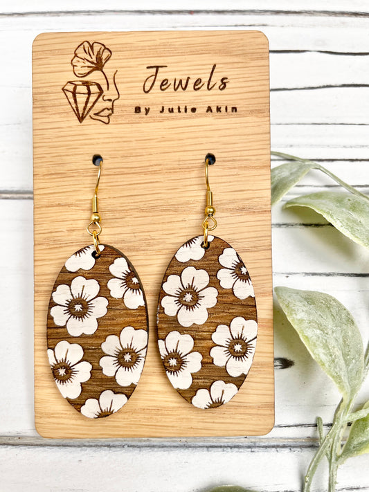 Engraved Daisy Dangle